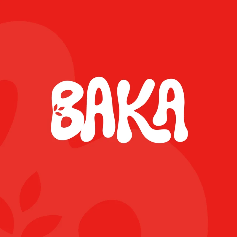 Logotype Baka : lettrage blanc aux formes souples et rebondies sur fond rouge, une feuille stylisée nichée dans la contreforme du B.
